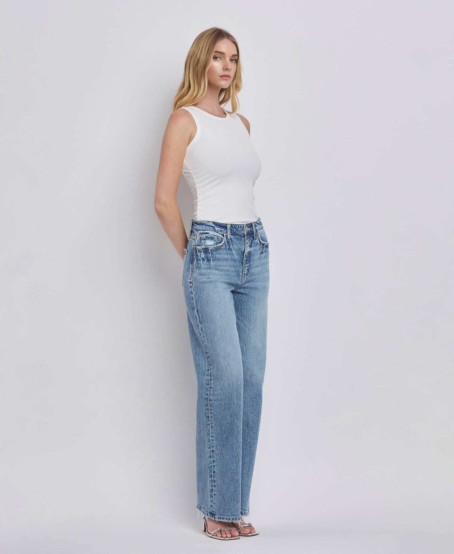 Vervet 90's Super High-Rise Wide Jeans 