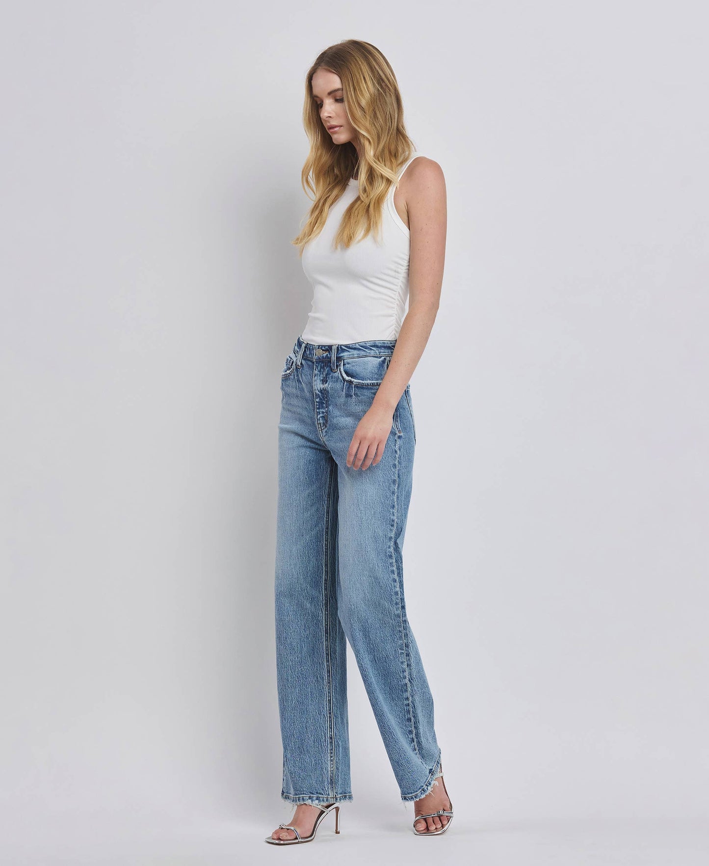 Vervet 90's Super High-Rise Wide Jeans 