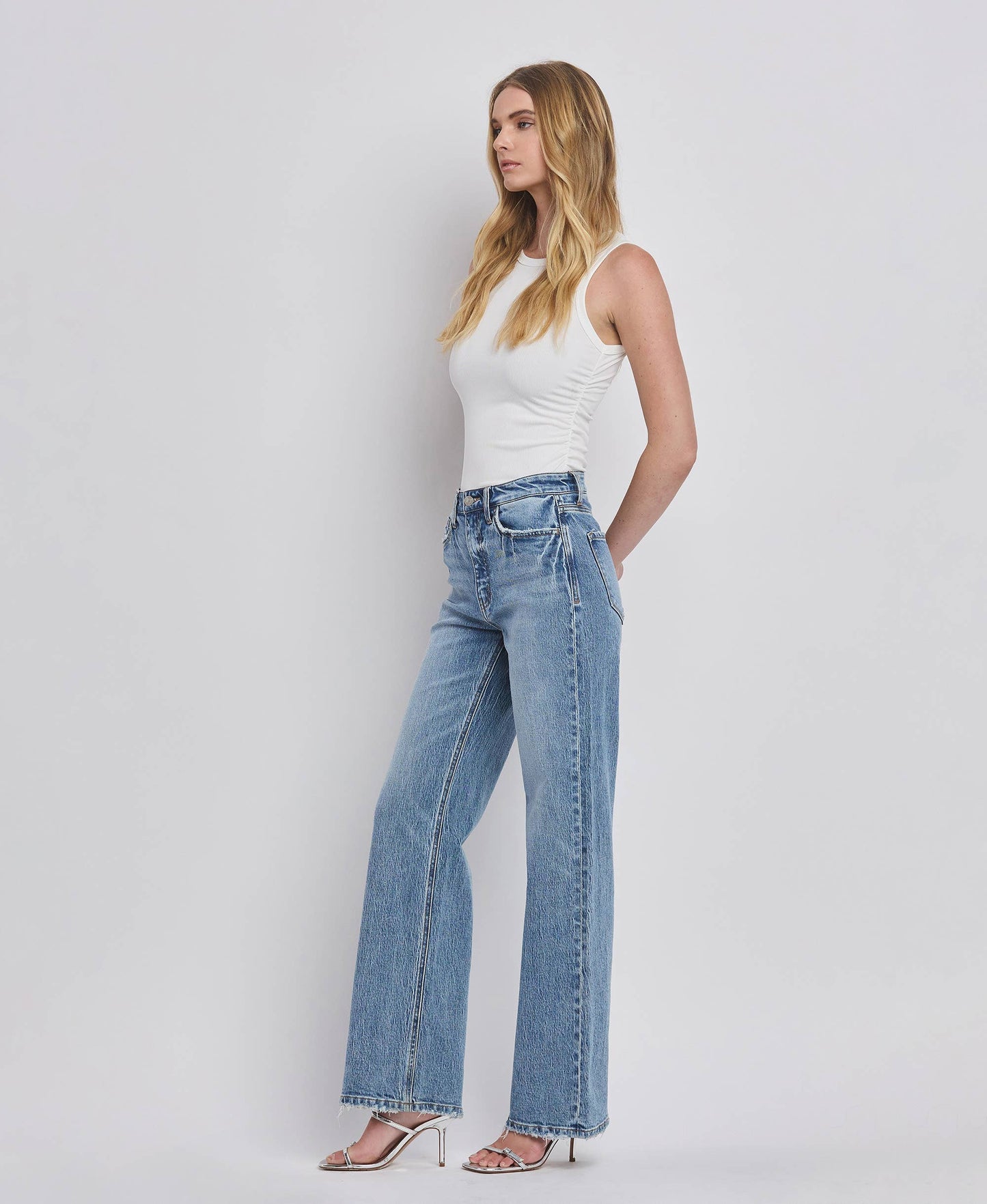Vervet 90's Super High-Rise Wide Jeans 