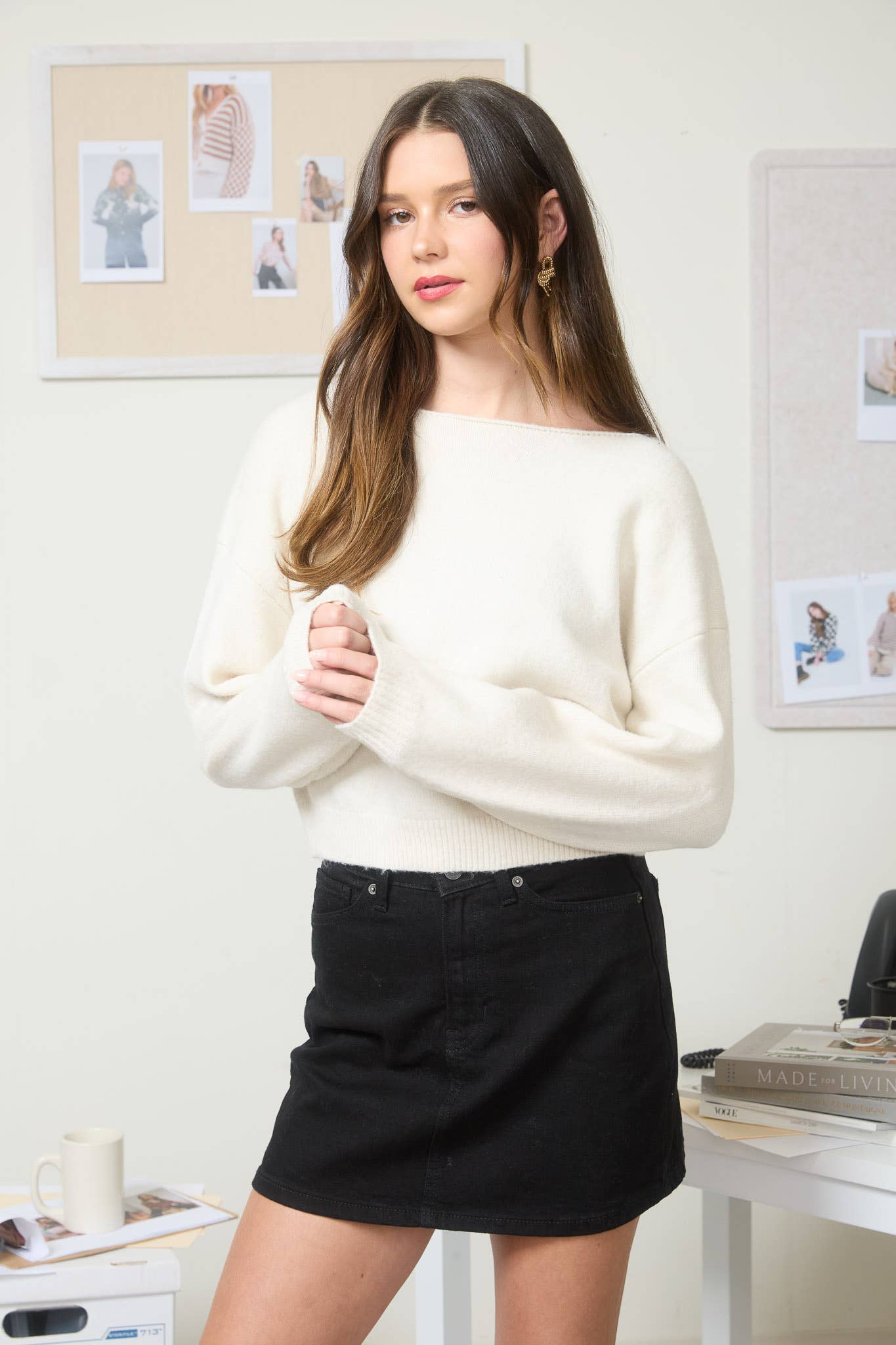 BACK VELVET BOW DETAIL KNIT PULLOVER SWEATER: BURGUNDY