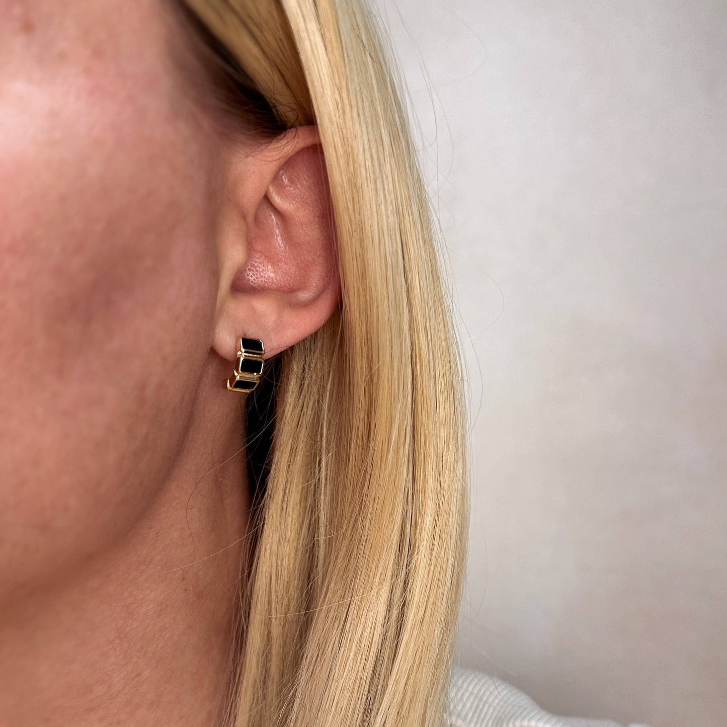 18k Gold Filled Chunky CZ Curve Earrings: Emerald