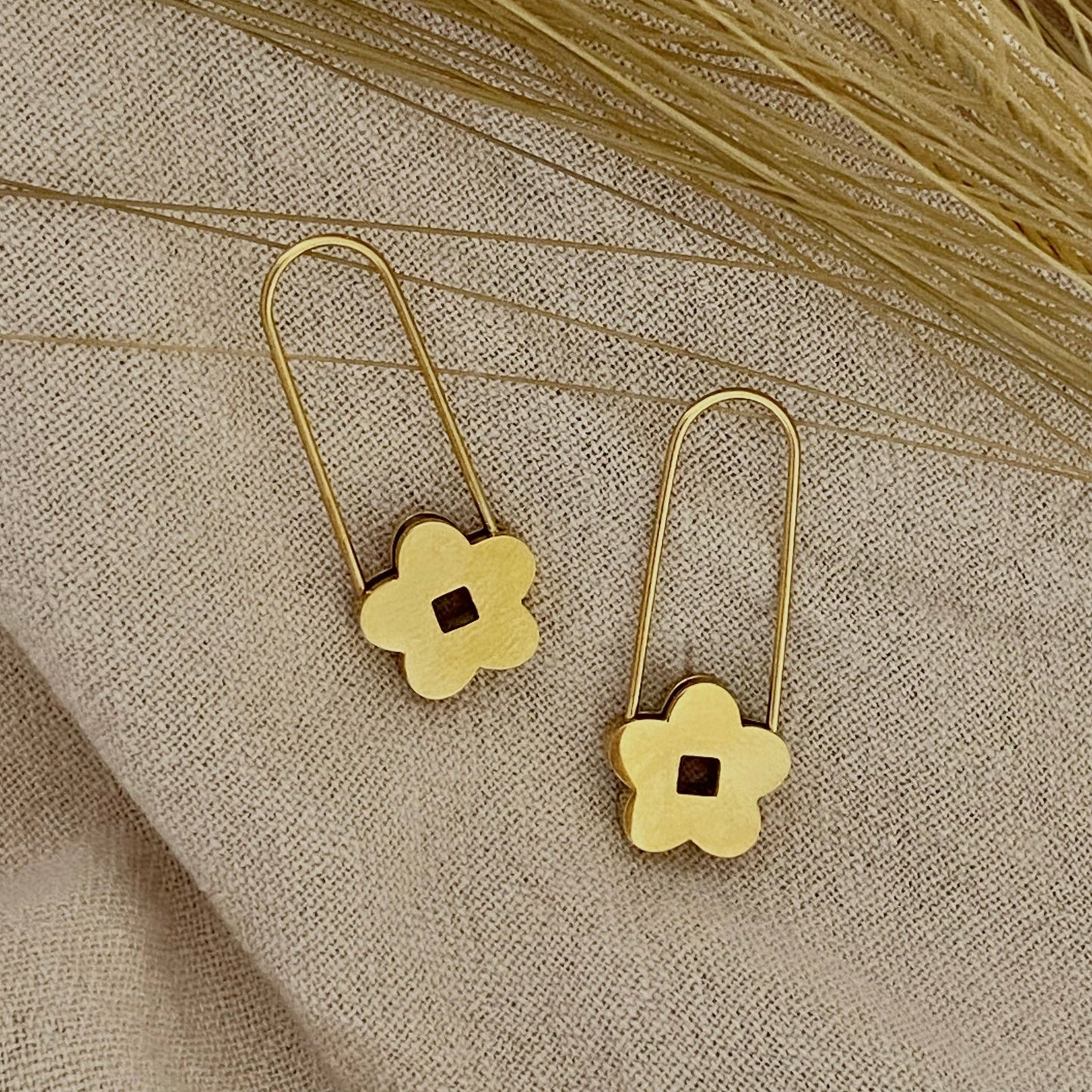 Flower Dangle Earring