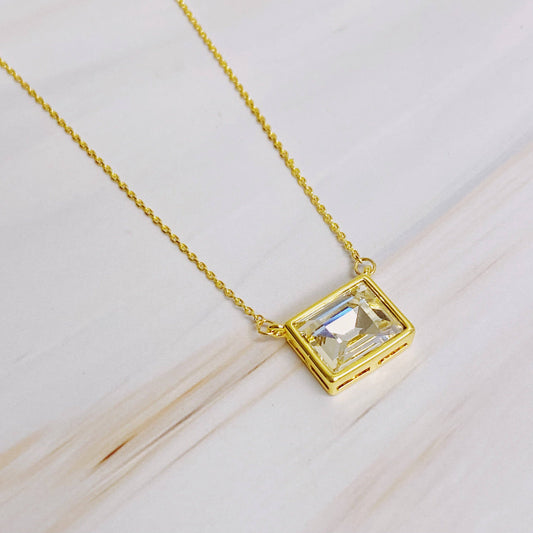 Sweet Square Pendant Necklace: Diamond Clean