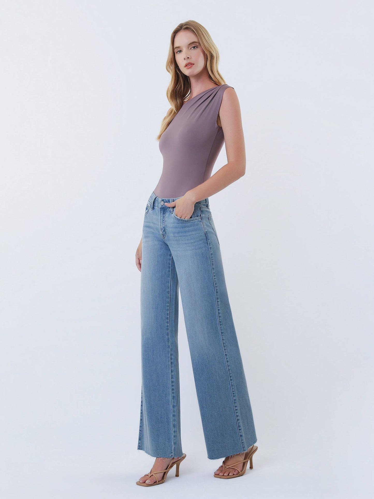 Vervet Wide Leg Jeans