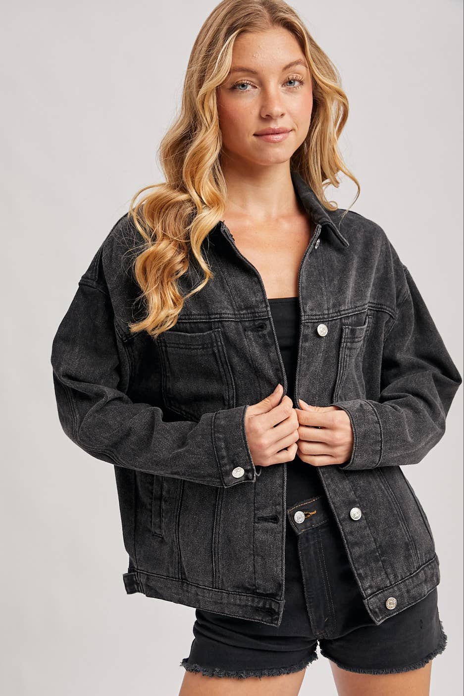 DENIM BUTTON DOWN OVERSIZED JACKET: LT.WASH / L