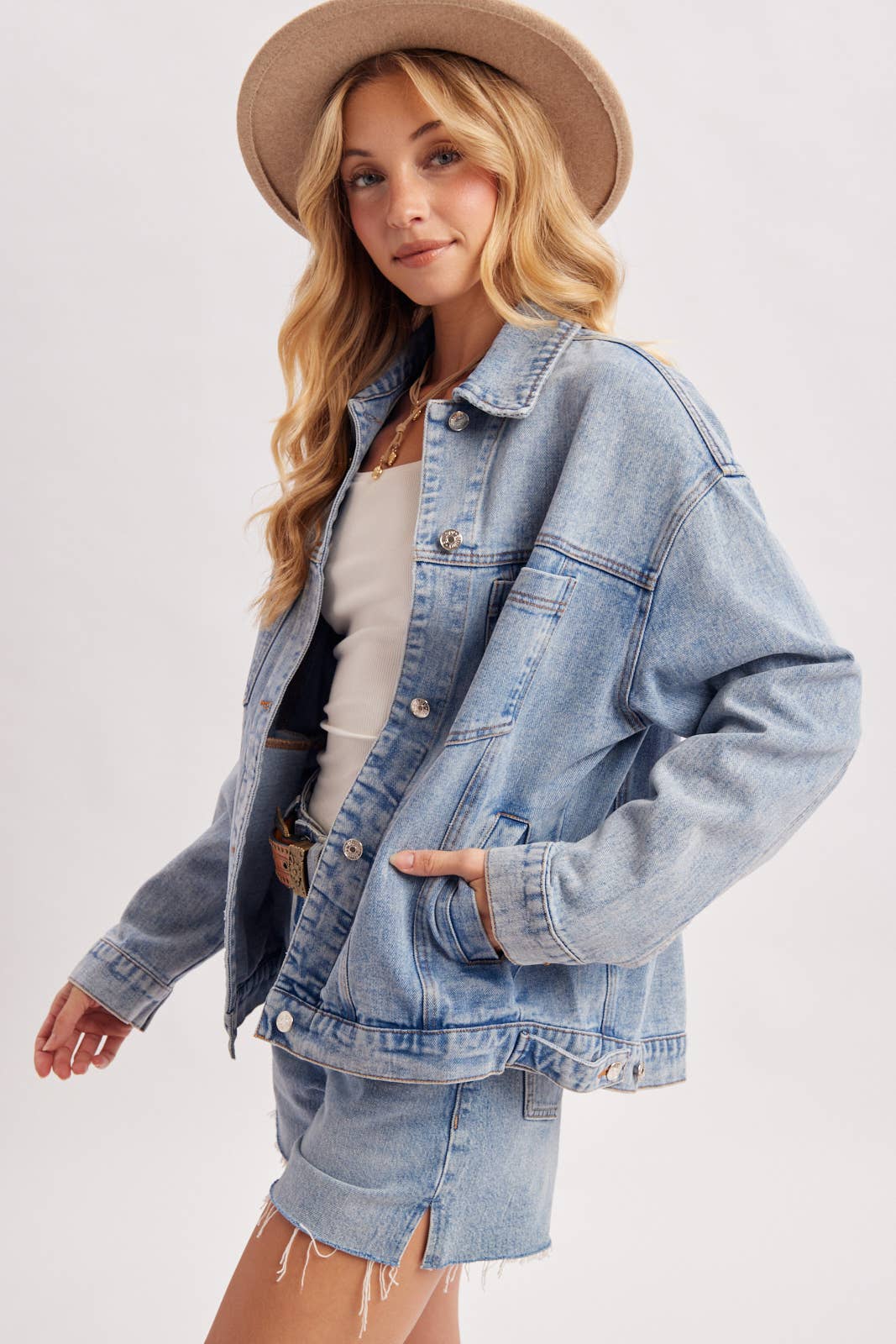 DENIM BUTTON DOWN OVERSIZED JACKET: LT.WASH / L