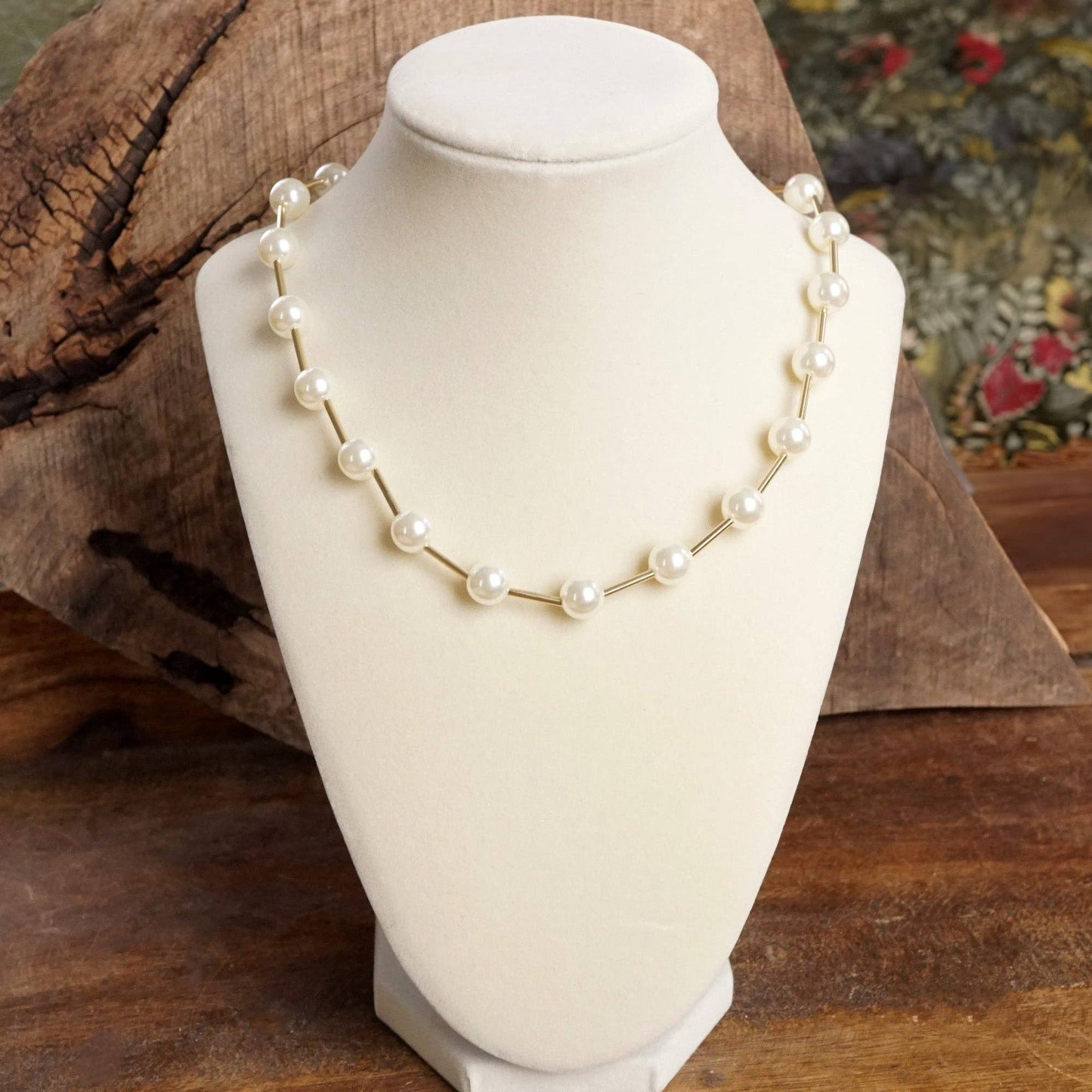 Luminous Orbit – Floating Pearl Station Necklace: Gold
