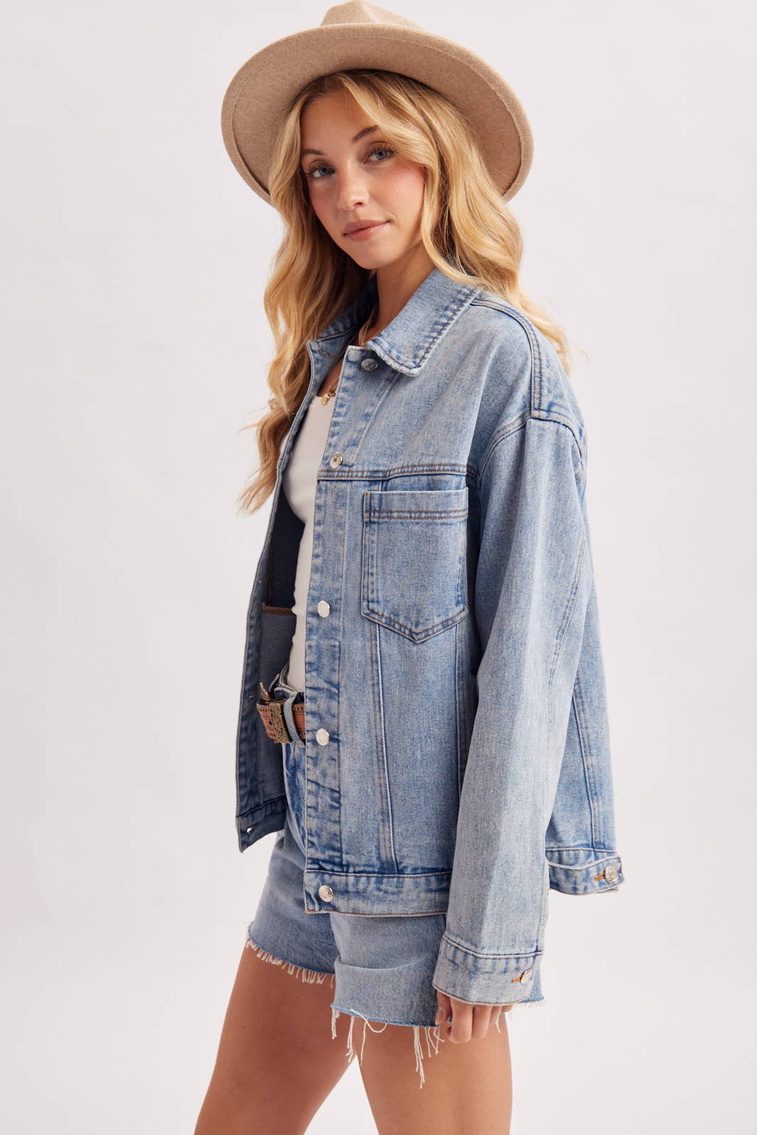 DENIM BUTTON DOWN OVERSIZED JACKET: LT.WASH / L