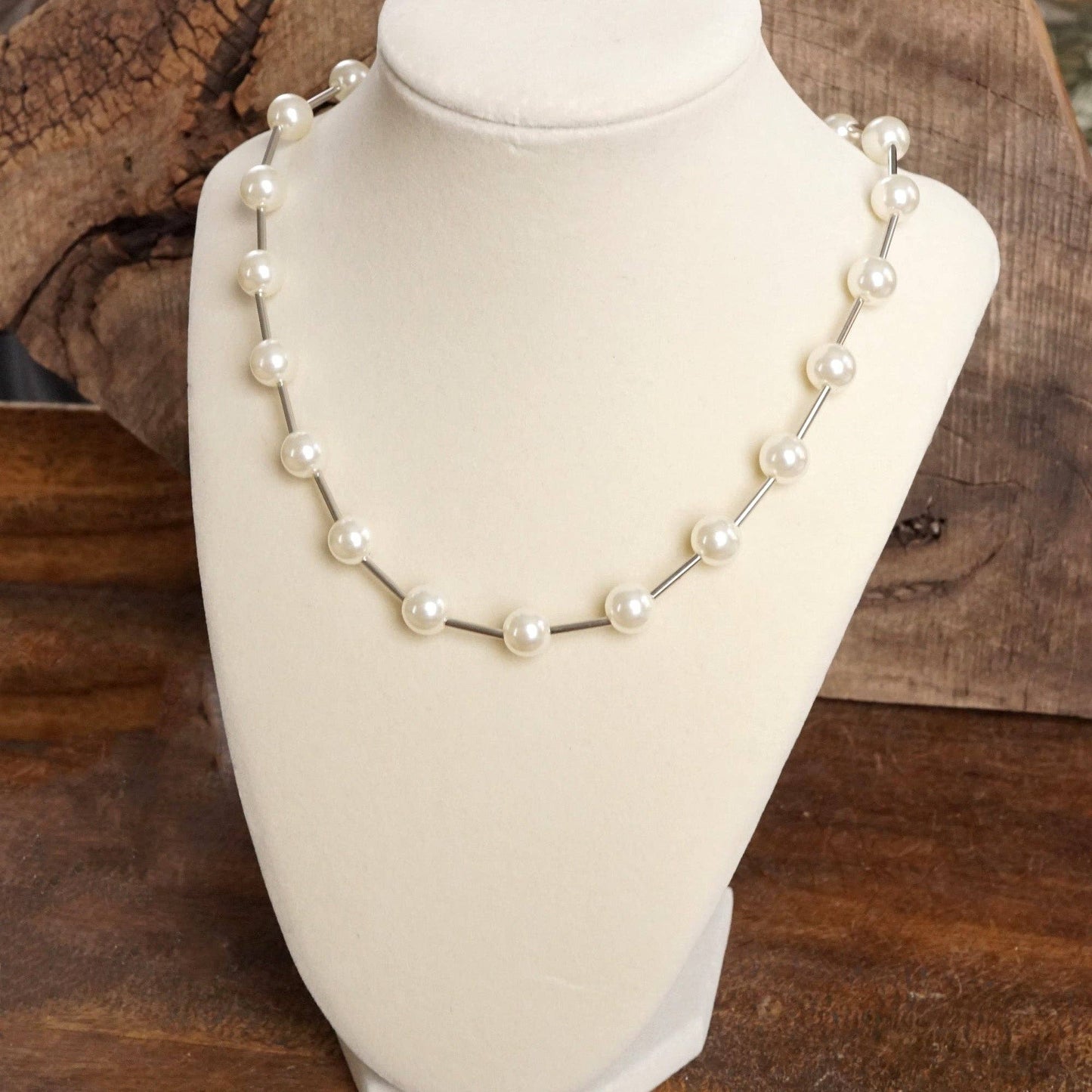 Luminous Orbit – Floating Pearl Station Necklace: Gold