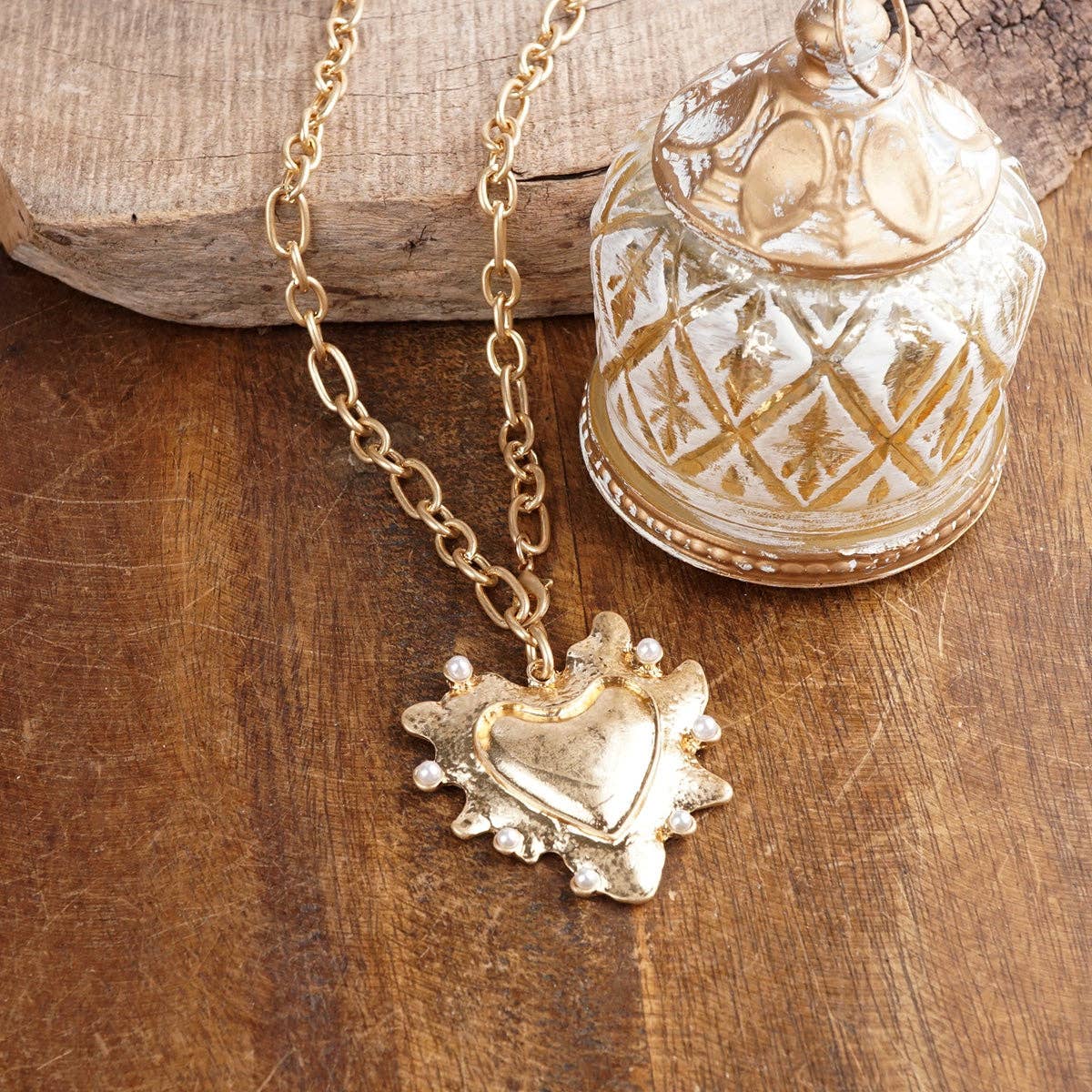 Heartbound Muse – Long Heart Necklace in Gold & Pearls: Spiky