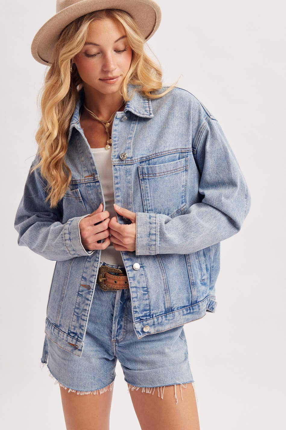 DENIM BUTTON DOWN OVERSIZED JACKET: LT.WASH / L