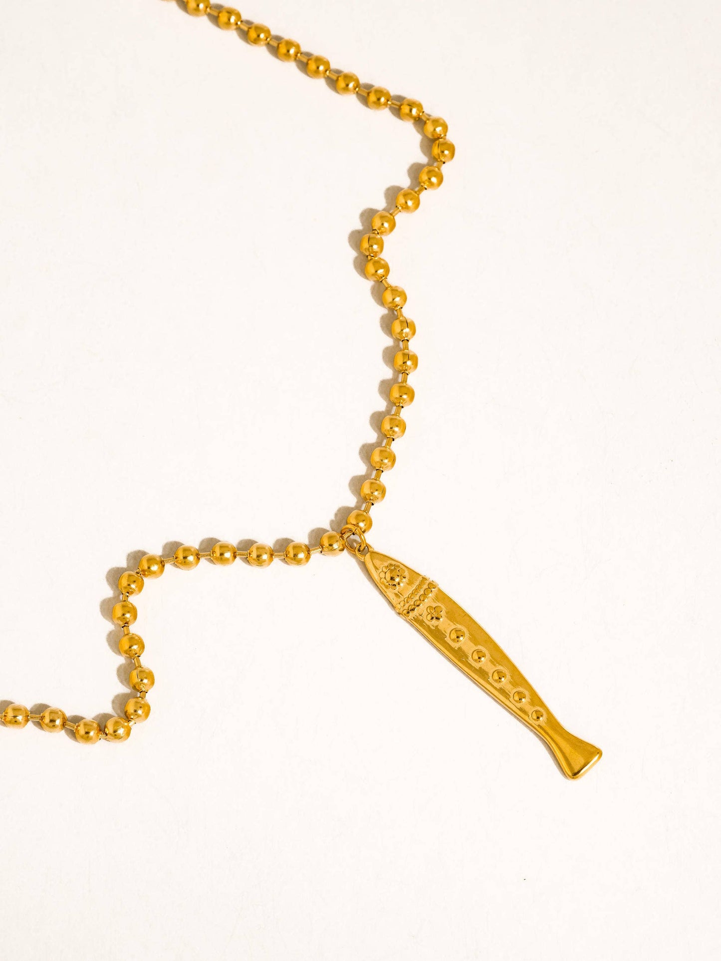 Bellisse 18K Gold Non-Tarnish Vintage Fish Necklace: Yellow Gold