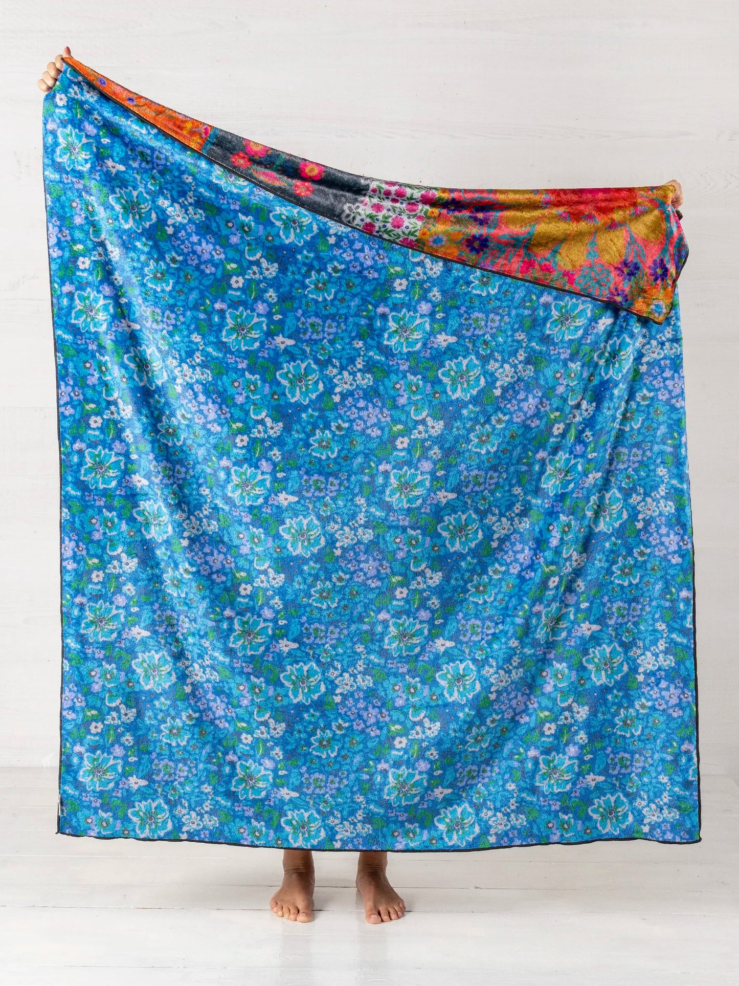 Natural Life Double-Sided Cozy Throw Blanket - Dog