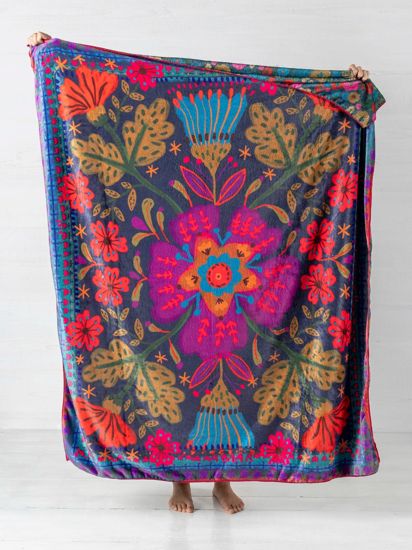 Natural Life￼Double-Sided Cozy Throw Blanket - Pink Folk Flower