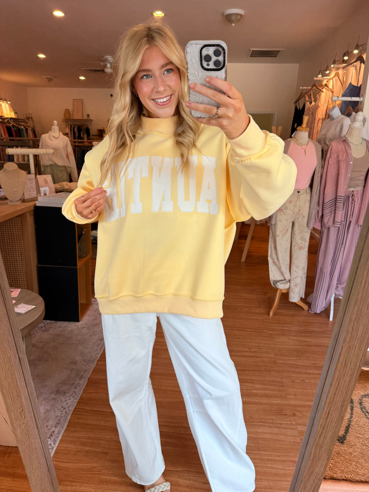 Auntie Mockneck Sweatshirt
