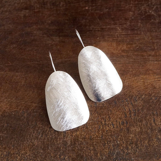 Minimal statement earrings - silver gold: Silver