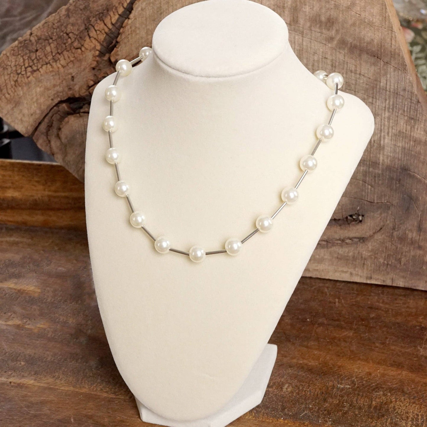 Luminous Orbit – Floating Pearl Station Necklace: Gold