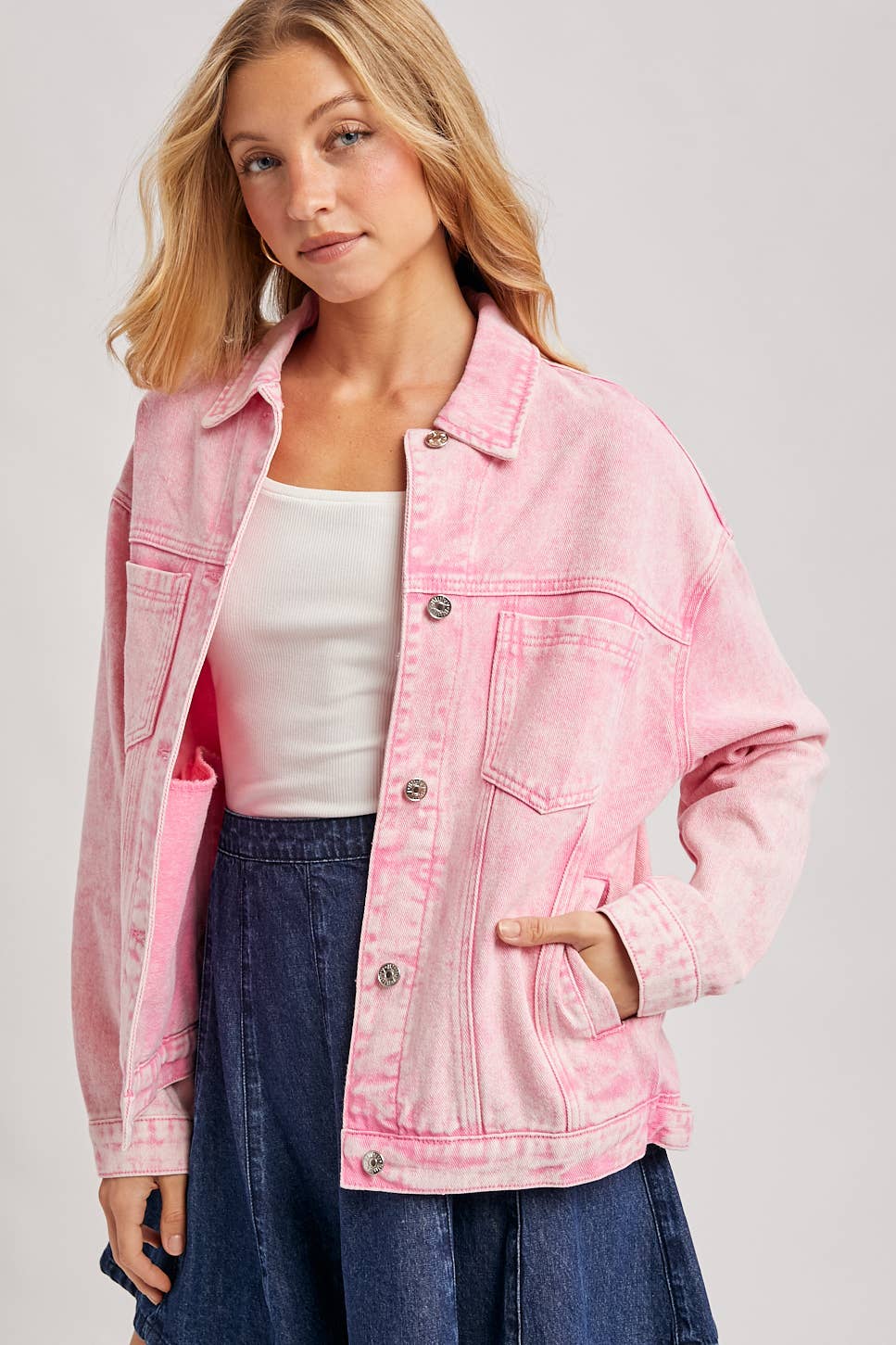 DENIM BUTTON DOWN OVERSIZED JACKET: LT.WASH / L