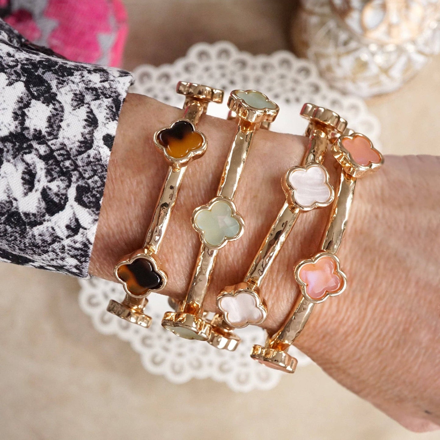 Clover Stretchy Bangle Bracelet – White, Pink, Mint, Tortoise: Soft Pink