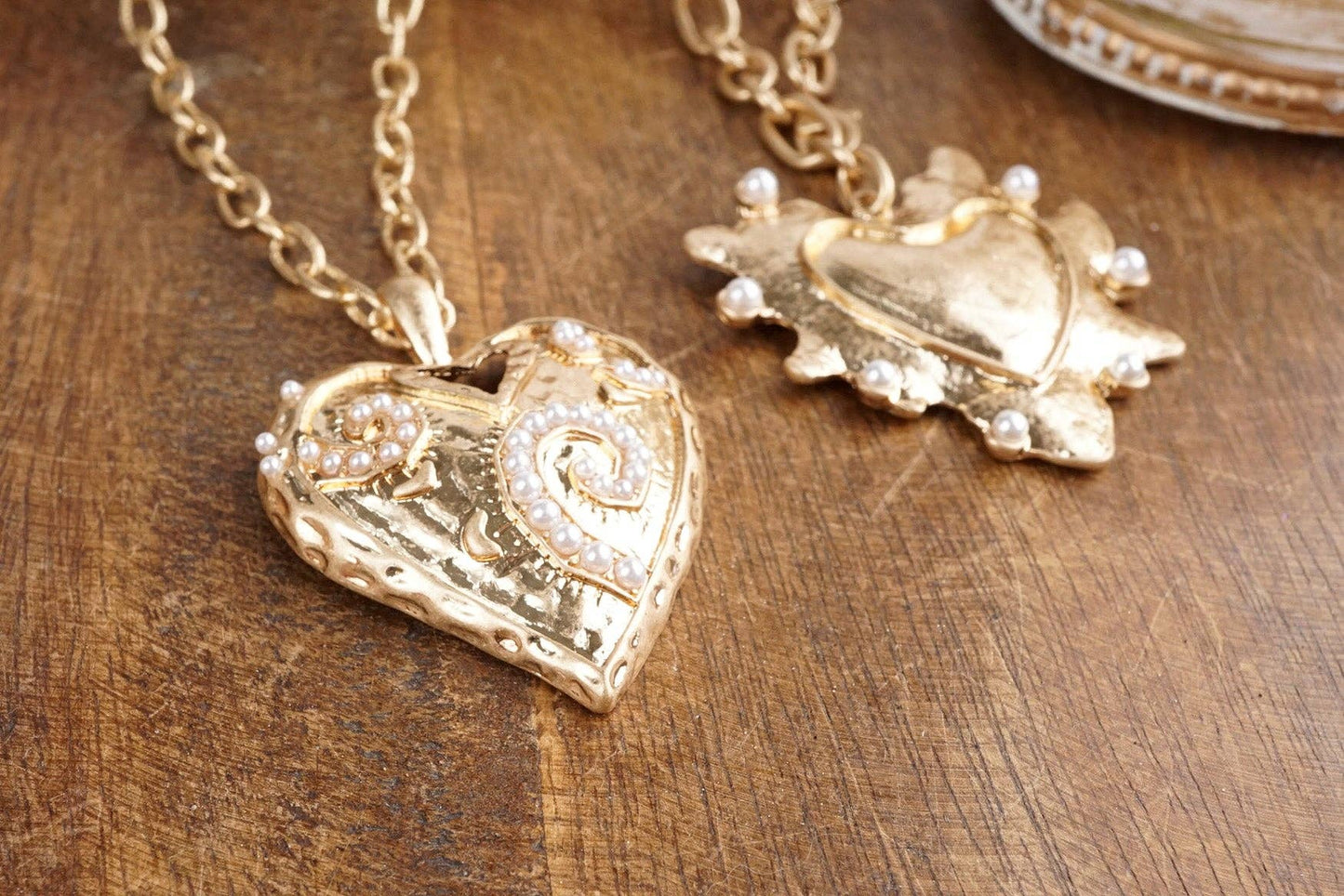Heartbound Muse – Long Heart Necklace in Gold & Pearls: Spiky
