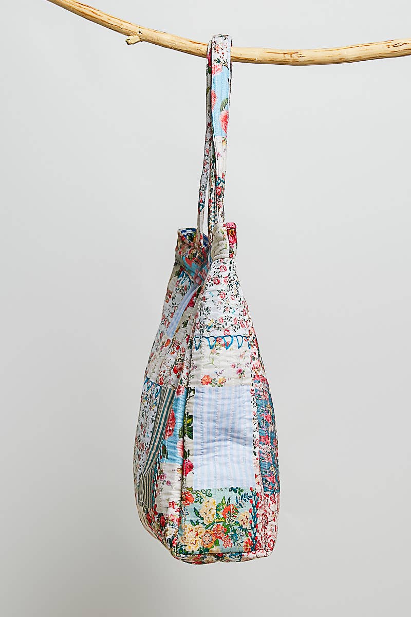 Quilted Patchwork Print Shoulder Tote Bag: IVORY/BLUE / Os