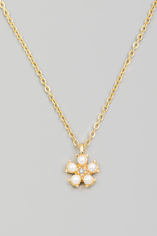 Pearl Bead Flower Pendant Necklace